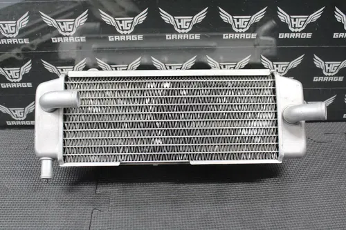 2005 KAWASAKI KX250F OEM LEFT RIGHT RADIATOR SET RADIATORS SHROUDS LOUVERS GOOD