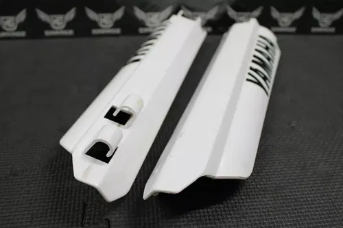 2004 YAMAHA YZ250F YZ450F OEM FRONT LEFT RIGHT FORK GUARDS SHIELDS HARDWARE NICE
