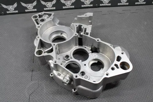 1999 KAWASAKI KX125 OEM RIGHT ENGINE MOTOR CRANKCASE CRANK CASE BLOCK 14001-1248