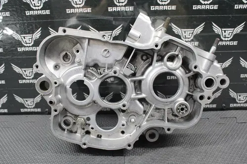 1999 KAWASAKI KX125 OEM RIGHT ENGINE MOTOR CRANKCASE CRANK CASE BLOCK 14001-1248