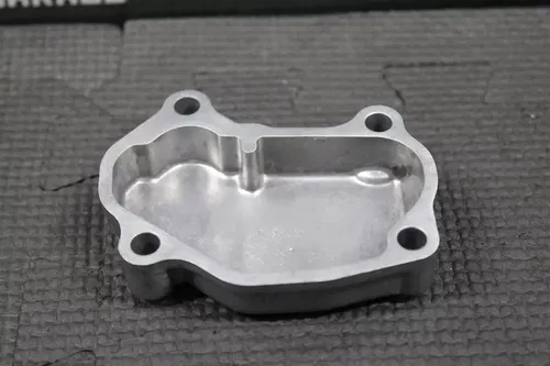 1998 HONDA 92-01 CR250R OEM EXHAUST POWER VALVE CYLINDER R COVER 12106-KZ3-860