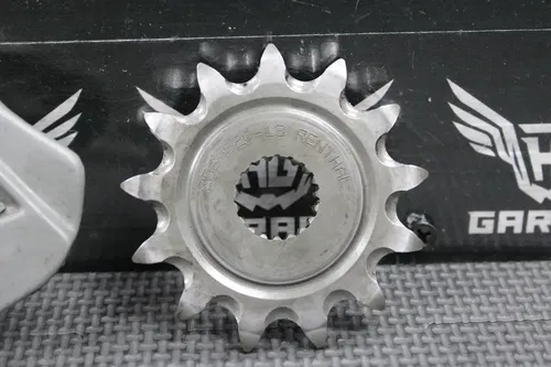2000 98-07 HONDA CR125R OEM FRONT SPROCKET CASE SAVER COVER GUARD RENTHAL 13T