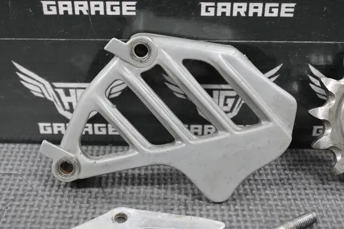 2000 98-07 HONDA CR125R OEM FRONT SPROCKET CASE SAVER COVER GUARD RENTHAL 13T