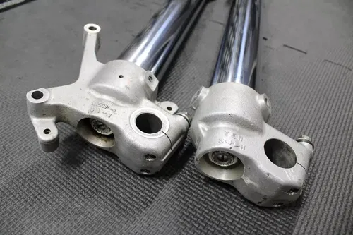 2001 HONDA CR250R OEM SHOWA RIGHT LEFT FRONT SUSPENSION FORKS SHOCKS DAMPERS