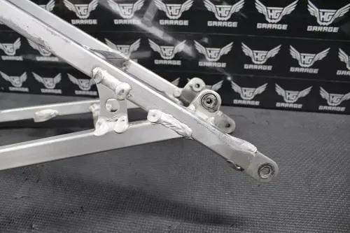 2001 SUZUKI RM125 RM250 OEM REAR BACK SUB FRAME SUBFRAME SEAT RAIL 41200-37F00