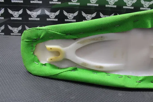 2013 KAWASAKI 13-14 KX250F KX450F OEM SEAT SADDLE GRIPPER COVER 53066-0357-336