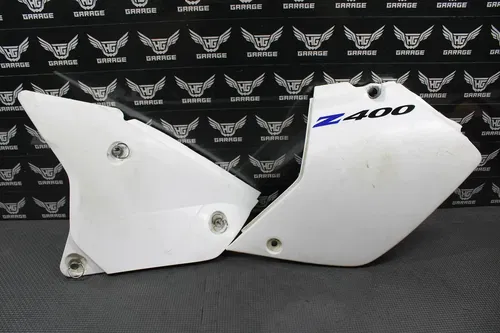 2000 SUZUKI 00-04 DRZ400 OEM WHTE PLASTIC AIRBOX COVER & LEFT SIDE NUMBER PLATE