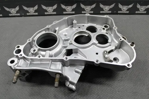 2002 HONDA CR250R OEM RIGHT ENGINE MOTOR CRANKCASE CRANK CASE 04921-KZ3-L20 NICE