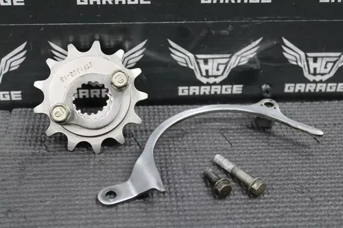 2002 96-04 HONDA XR400R OEM FRONT SPROCKET COVER CASE SAVER GUIDE 13T SPROCKET