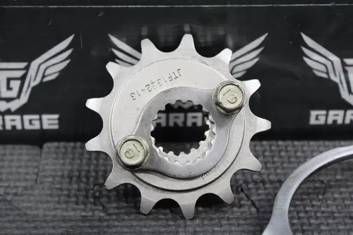 2002 96-04 HONDA XR400R OEM FRONT SPROCKET COVER CASE SAVER GUIDE 13T SPROCKET