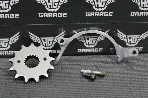 2002 96-04 HONDA XR400R OEM FRONT SPROCKET COVER CASE SAVER GUIDE 13T SPROCKET