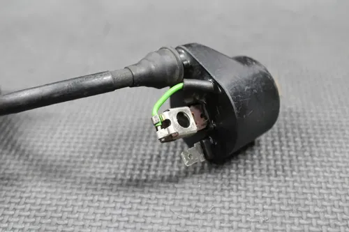 1998 1999 HONDA CR125R CR250R OEM IGNITION COIL SPARK PLUG BOOT 30500-KZ3-B01