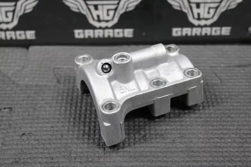 2007 07-09 YAMAHA YZ250F OEM CYLINDER HEAD INTAKE CAMSHAFT CAM TOWER HOLDER CAP