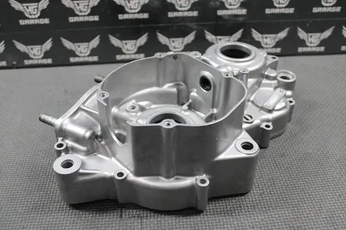 2002 HONDA CR250R OEM LEFT ENGINE MOTOR CRANKCASE CRANK CASE 04922-KZ3-L21 NICE!