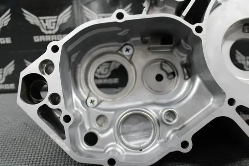 2002 HONDA CR250R OEM LEFT ENGINE MOTOR CRANKCASE CRANK CASE 04922-KZ3-L21 NICE!