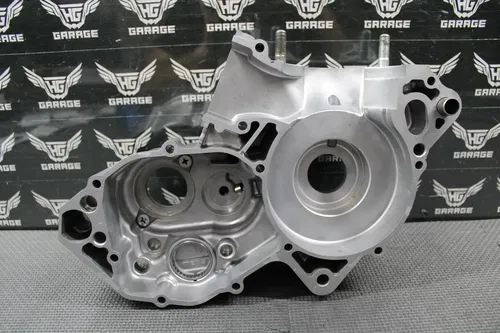 2002 HONDA CR250R OEM LEFT ENGINE MOTOR CRANKCASE CRANK CASE 04922-KZ3-L21 NICE!