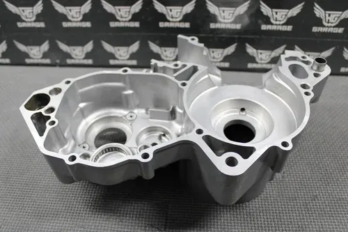 2002 HONDA CR250R OEM LEFT ENGINE MOTOR CRANKCASE CRANK CASE 04922-KZ3-L21 NICE!