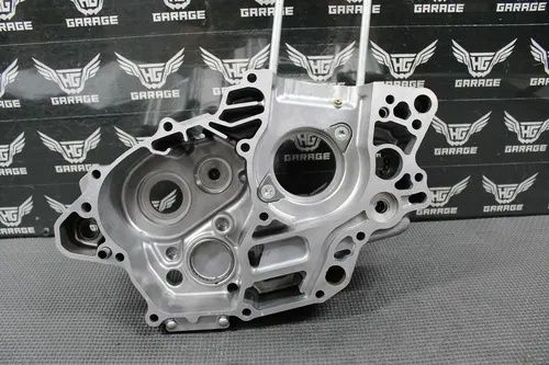 07-09 HONDA CRF150R CRF150RB OEM LEFT RIGHT ENGINE CRANKCASE CRANK CASE MINT!