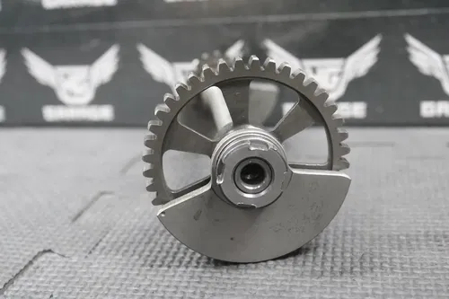 2004 HONDA CRF450R OEM ENGINE CRANKSHAFT BALANCER COUNTER BALANCE GEAR SHAFT