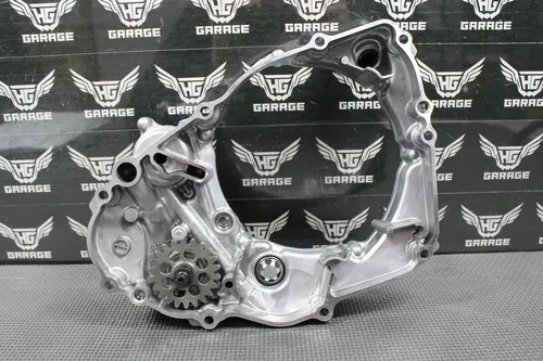 2022 YAMAHA YZ250F YZ250FX OEM RIGHT CRANK CASE INNER CLUTCH COVER WATER PUMP