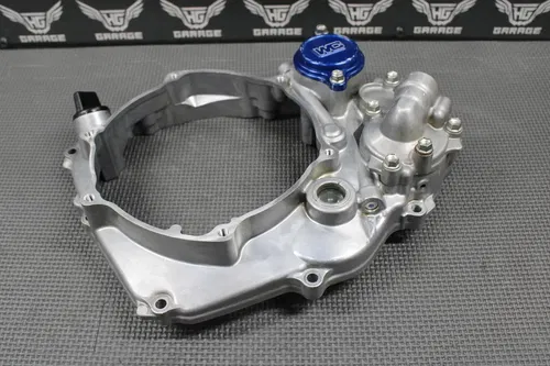 2022 YAMAHA YZ250F YZ250FX OEM RIGHT CRANK CASE INNER CLUTCH COVER WATER PUMP