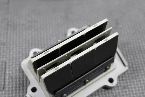 2002 HONDA CR250R OEM INTAKE BOOT W VFORCE CARBON REED BLOCK REEDS 16221-KZ3-L20