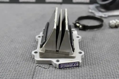 2002 HONDA CR250R OEM INTAKE BOOT W VFORCE CARBON REED BLOCK REEDS 16221-KZ3-L20