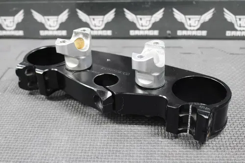 2019 KTM 19-22 450 SXF OEM FRONT FORK UPPER TRIPLE TREE STEM CLAMP 7900103202230