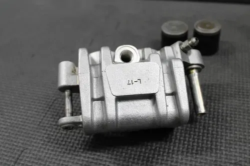1995 HONDA CR250R OEM NISSIN FRONT BRAKE CALIPER & BRACKET 45150-MAC-681 NICE