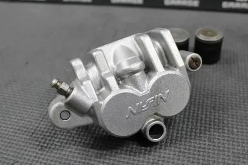 1995 HONDA CR250R OEM NISSIN FRONT BRAKE CALIPER & BRACKET 45150-MAC-681 NICE