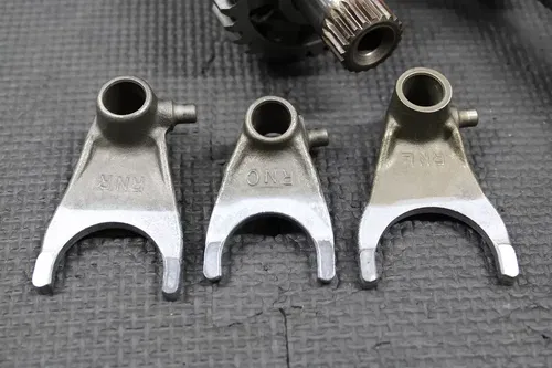 2004 HONDA CRF250R OEM TRANSMISSION TRANNY TRANS GEARBOX SHAFTS FORKS GOOD!