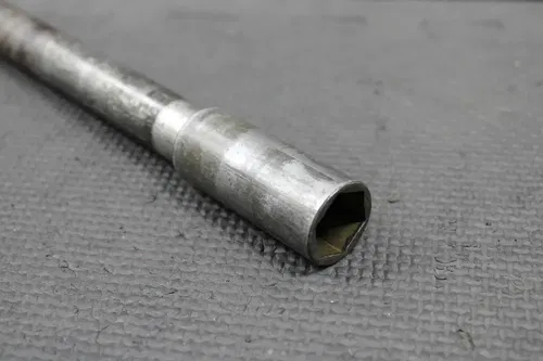 2009 YAMAHA WR450F OEM FRONT WHEEL RIM AXLE PIVOT BOLT SHAFT 1C3-25181-10-00