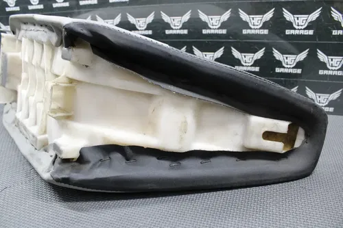 1999 SUZUKI 96-00 RM125 RM250 OEM SEAT SADDLE FOAM PAN ORIGINAL 45100-37E20-L3S