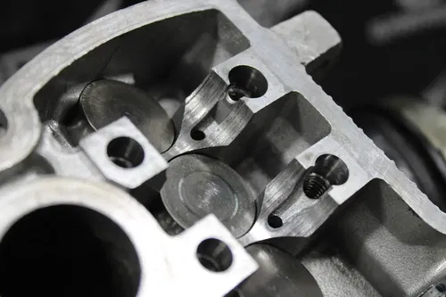2010 10-13 YAMAHA YZ250F OEM ENGINE CYLINDER HEAD VALVES TOP END 17D-11102-11-00