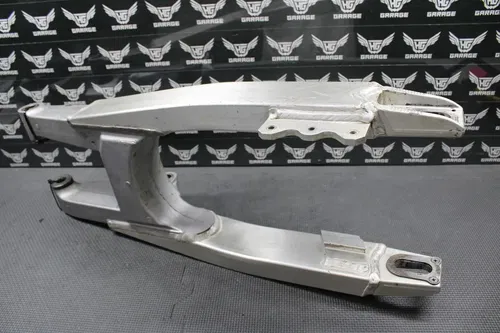 1994 SUZUKI 93-95 RM125 RM250 OEM SWINGARM SWING ARM SUSPENSION 61000-28E11 GOOD
