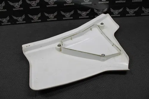 2002 00-02 HONDA XR200R OEM LEFT SIDE PLASTIC NUMBER PLATE AIRBOX COVER PANEL