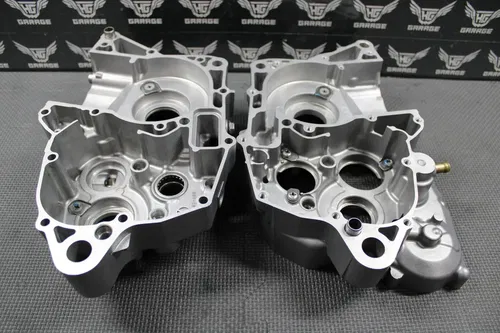 2013 SUZUKI 13-15 RMZ250 OEM LEFT RIGHT ENGINE MOTOR CRANKCASE CRANK CASE NICE!