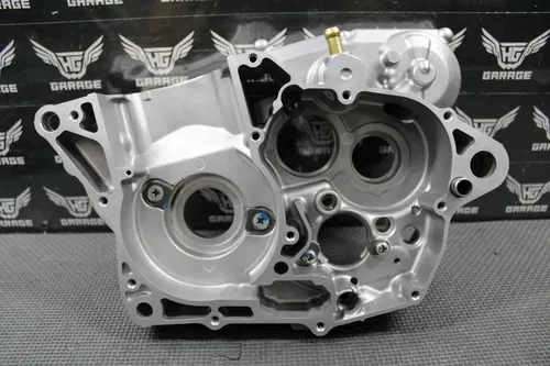 2013 SUZUKI 13-15 RMZ250 OEM LEFT RIGHT ENGINE MOTOR CRANKCASE CRANK CASE NICE!