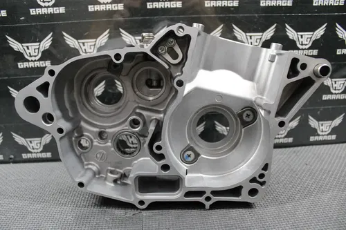 2013 SUZUKI 13-15 RMZ250 OEM LEFT RIGHT ENGINE MOTOR CRANKCASE CRANK CASE NICE!