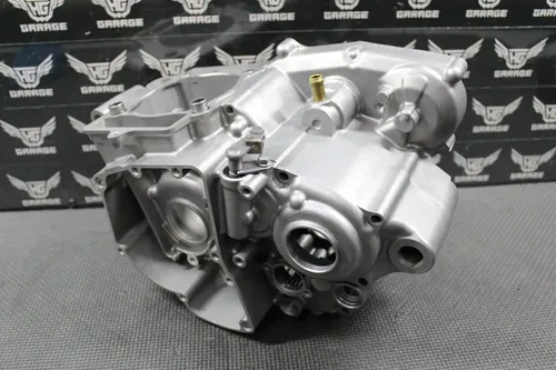 2013 SUZUKI 13-15 RMZ250 OEM LEFT RIGHT ENGINE MOTOR CRANKCASE CRANK CASE NICE!