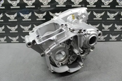 2013 SUZUKI 13-15 RMZ250 OEM LEFT RIGHT ENGINE MOTOR CRANKCASE CRANK CASE NICE!
