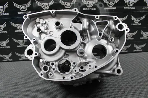 2013 SUZUKI 13-15 RMZ250 OEM LEFT RIGHT ENGINE MOTOR CRANKCASE CRANK CASE NICE!