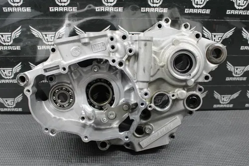 2022 20-22 YAMAHA YZ250F OEM LEFT RIGHT ENGINE MOTOR CRANKCASE CRANK CASES NICE!