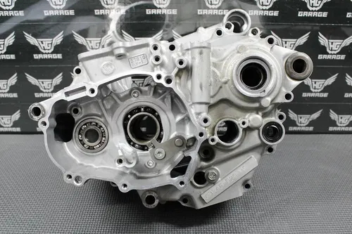 2022 20-22 YAMAHA YZ250F OEM LEFT RIGHT ENGINE MOTOR CRANKCASE CRANK CASES NICE!
