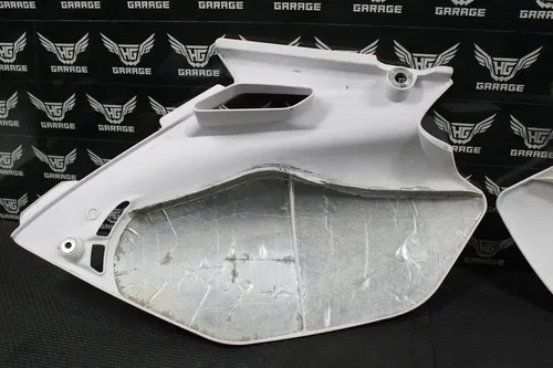 2004 YAMAHA 03-05 YZ250F YZ450F OEM REAR NUMBER PLATE SIDE PANELS PLASTICS SET