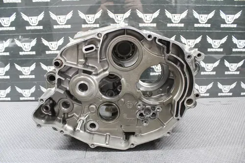 1999 YAMAHA 99-02 TTR225 XT225 OEM LEFT RIGHT ENGINE MOTOR CRANKCASE CRANK CASE