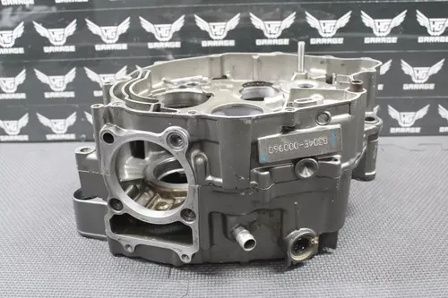 1999 YAMAHA 99-02 TTR225 XT225 OEM LEFT RIGHT ENGINE MOTOR CRANKCASE CRANK CASE
