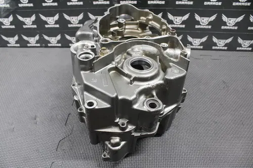 1999 YAMAHA 99-02 TTR225 XT225 OEM LEFT RIGHT ENGINE MOTOR CRANKCASE CRANK CASE