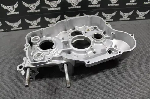 1997 97-99 KAWASAKI KX250 OEM RIGHT SIDE ENGINE MOTOR CRANKCASE CRANK CASE BLOCK