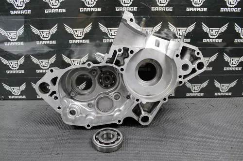 2001 2002 KAWASAKI KX125 OEM LEFT ENGINE MOTOR CRANKCASE CRANK CASE BLOCK